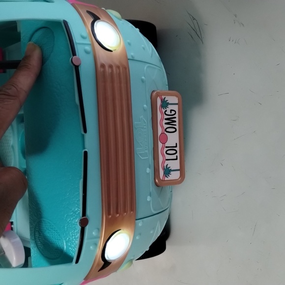 L.O.L 4-in-1 Glamper Fashion Camper With Accessories - Picture 15 of 16